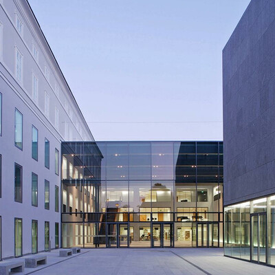 UNIVERSITÄT MOZARTEUM SALZBURG