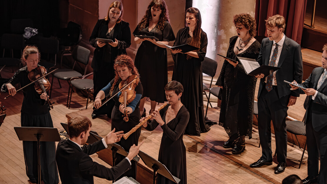 Vache Baroque, Des profondeurs